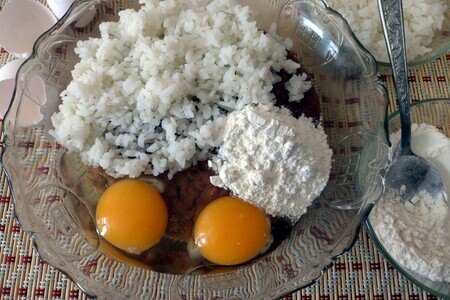 Печеночные оладушки с рисом и огуречным соусом: шаг 2