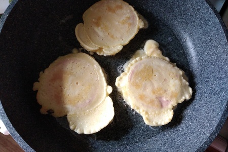 Яйцо - пашот с колбасой в кляре: шаг 4