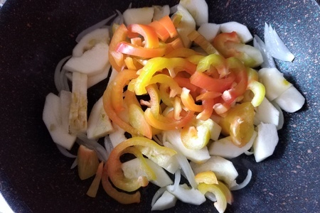 Яичница в кукурузной лепёшке с овощами #махеевъ: шаг 4