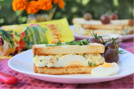Закрытые бутерброды с яичным салатом с майонезом #махеевъ: шаг 14
