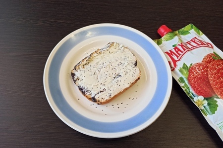 Бутерброд с клубничным джемом #махеевъ: шаг 1