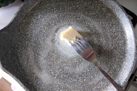 Творожные лепёшки на сковороде: шаг 8