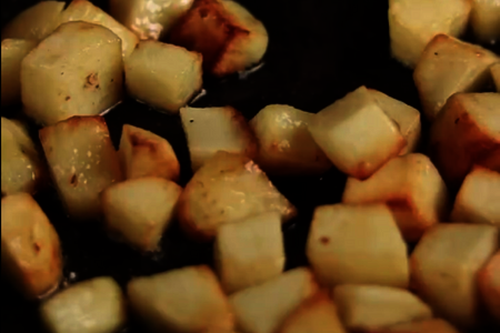 Жареная картошка с мясом в соусе кочудян: шаг 4