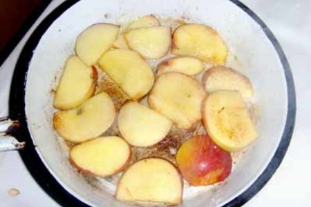 Салат из свеклы яблок: шаг 1