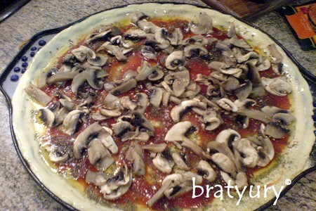 Pizza con funghi quasi margaret: шаг 4