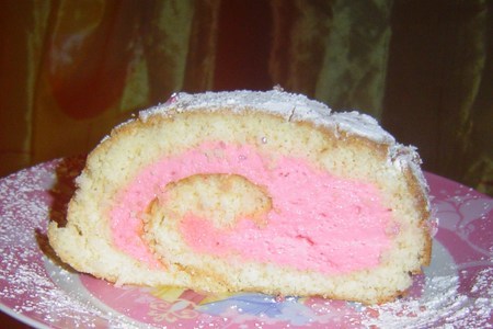 Рулет бисквитный с розовым суфле: шаг 1