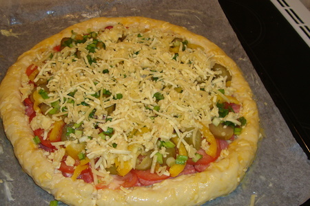 Пицца на пышном тесте "сырная при сырная": шаг 2