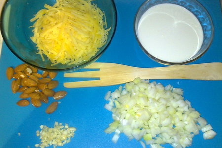 Спагетти в сырно-ореховом соусе: шаг 1