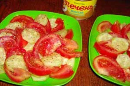 Салат из печени минтая с помидорами: шаг 1