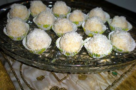 Рафаэлло или кокосовые шарики: шаг 1