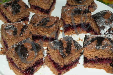 Бисквитные пирожные с джемом из черной смородины!: шаг 6