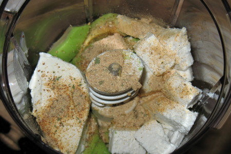 Паста для тарталеток из копченой рыбы и авокадо: шаг 1