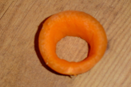 Кольца для салфеток из моркови: шаг 2