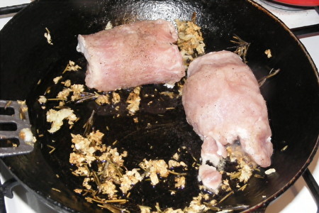 Рулетики из свинины с сыром, розмарином и чесноком: шаг 1