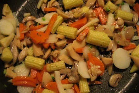 Лапша с овощами в соевом соусе: шаг 1