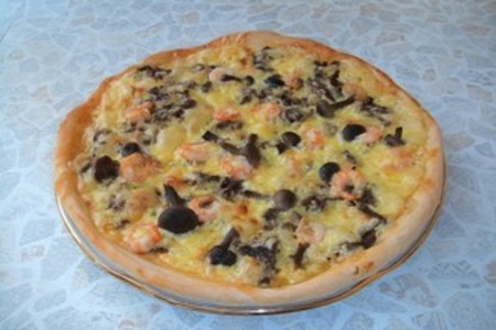 Пицца с мясом, грибами и креветками: шаг 2