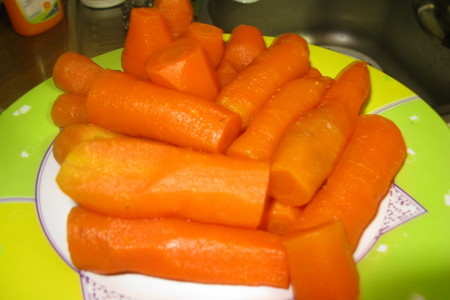 Морковный салат с грибами и горошком: шаг 1
