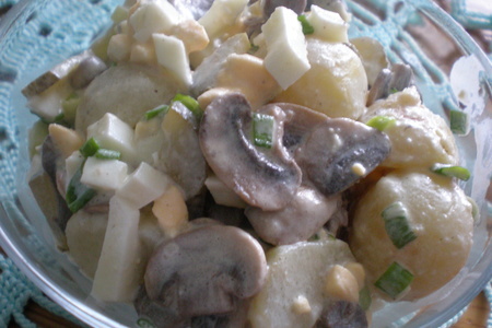Салат картофельный с грибами: шаг 7