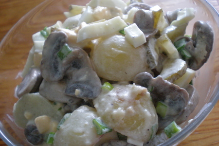 Салат картофельный с грибами: шаг 8