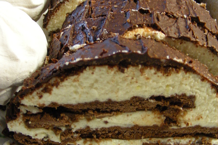 Фото к рецепту: Сметанно-творожный торт без выпечки