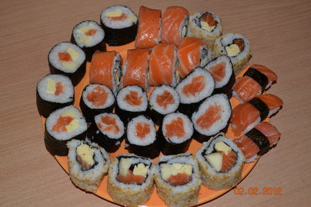 Фото к рецепту: Роллы и суши с красной рыбы