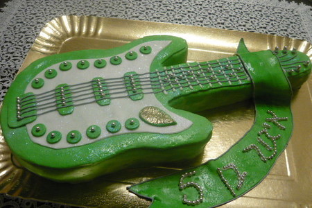 Фото к рецепту: Торт "гитара"