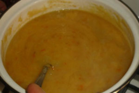 Гороховый суп- пюре на курином бульоне.