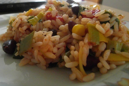 Фото к рецепту: Вкусный рис с овощами в пост и не только