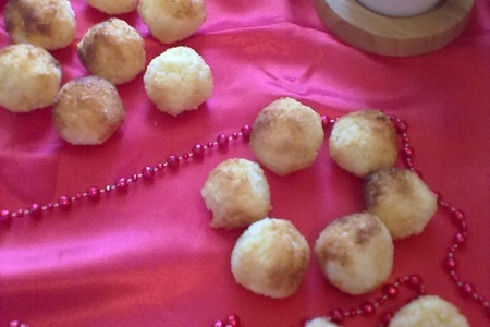 Фото к рецепту: Кокосовые шарики-печенье к чаю!!!