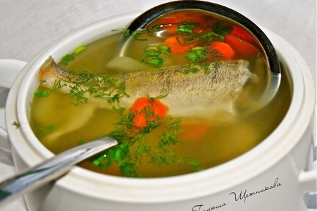 Фото к рецепту: Рыбный суп с речным окунем