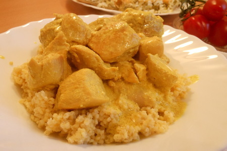 Фото к рецепту: Пряный цыпленок с кардамоном в сливочном соусе