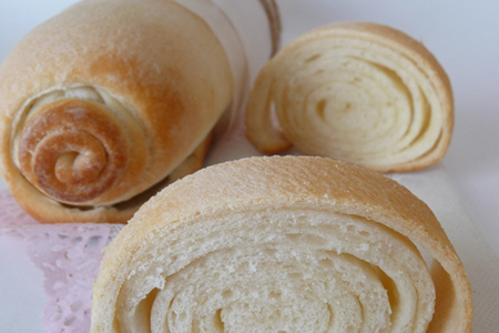 Фото к рецепту: Pan de hojaldre или слоеный хлеб