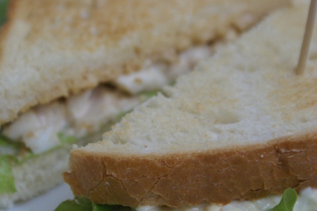Фото к рецепту: Сэндвич с яичным салатом