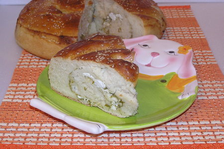 Фото к рецепту: Пирог с зеленью и козьим сыром.