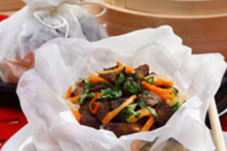 Фото к рецепту: Тушеная баранина с рисом и овощами