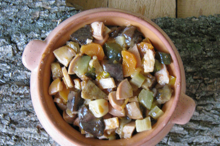 Фото к рецепту: Солянка из маринованных овощей