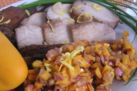 Пикантная острая  свинина с манговой сальсой «карнавал вкуса».