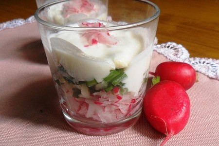 Фото к рецепту: Салат из редиса "июнь".
