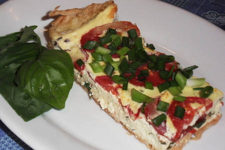 Фото к рецепту: Летний пирог с помидорами