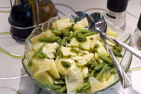 Фото к рецепту: Картофельный салат а la genovese