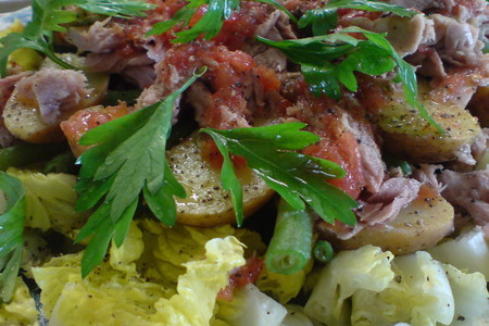 Фото к рецепту: Ensalada de verano/салат из зелёной фасоли,картофеля и тунца