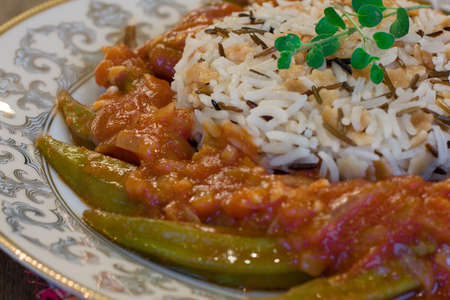 Фото к рецепту: Бамия с рисом по-ливански
