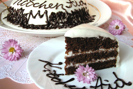 Фото к рецепту: Торт "черный принц" для короля миксеров kitchenaid