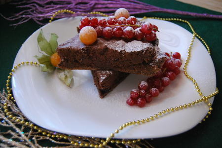 Фото к рецепту: Шоколадный трюфельный торт