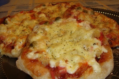 Фото к рецепту: Любимая пицца для любимого мужа!