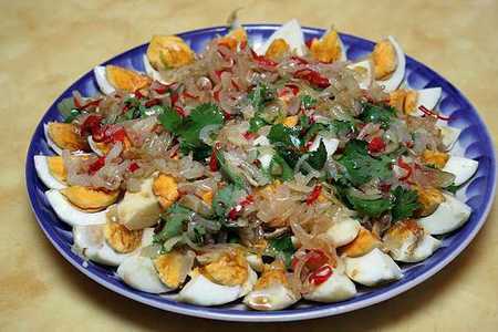 Тайский салат из куриных яиц