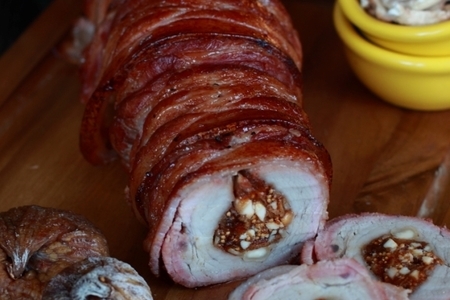 Фото к рецепту: Свиная вырезка с инжиром и кешью