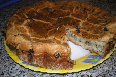Фото к рецепту: Пирог с картофелем и грибами