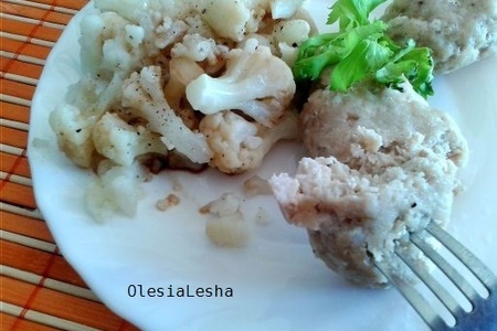 Фото к рецепту: Рыбные  кнели-котлетки с цветной капустой(полезное питание или рыбный четверг)))