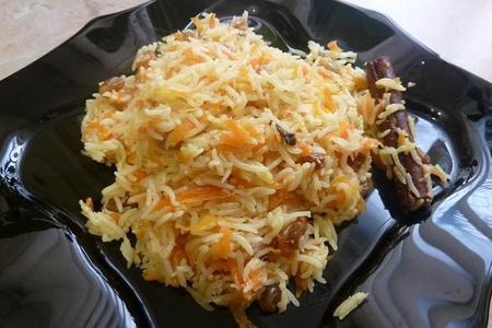 Рис с морковью и кокосовым орехом (гаджар пулау)